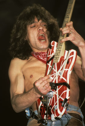 Holding pick with 3 fingers-e_vanhalen-jpg